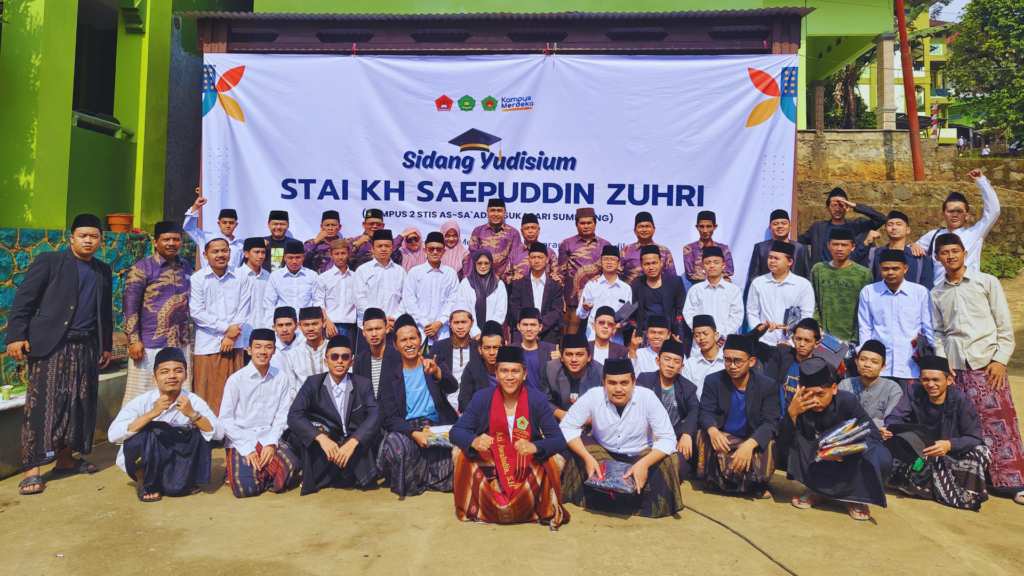 Sampul Yudisium 64 Mahasantri STAI KH Saepuddin Zuhri: Simbol Sejarah Berdirinya Ponpes Baitul Hikmah Haurkuning Tahun 1964